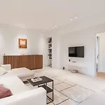 Caracalla In Apartment *
